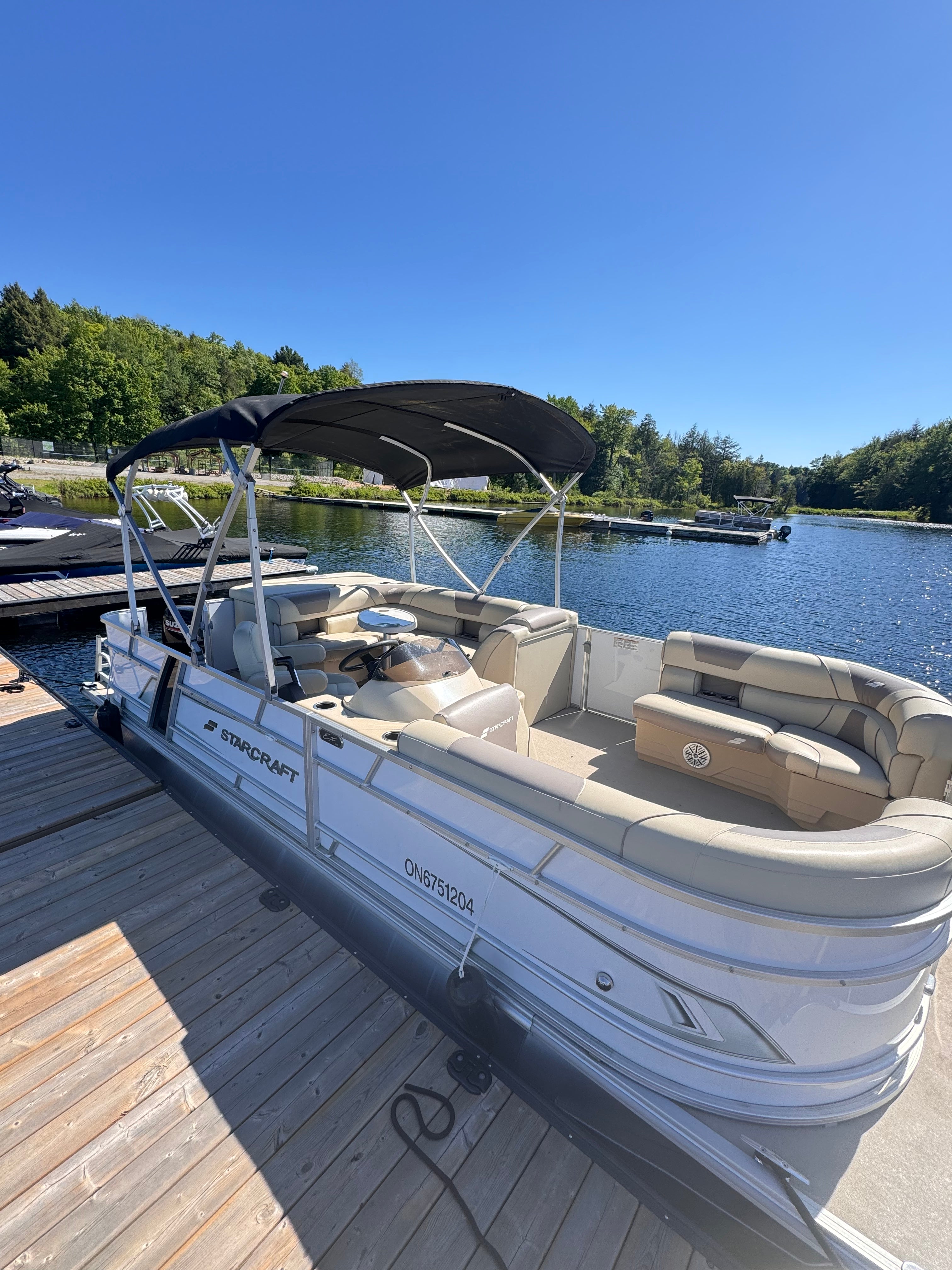 Starcraft Luxury Pontoon (20ft) – Kennisis Lake Marina